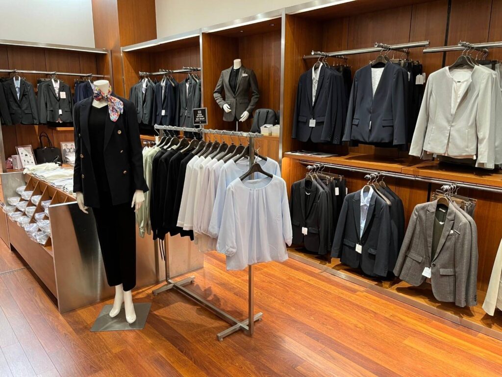 スーツセレクト静岡呉服町通りレディースジャケットブラウスコーナー